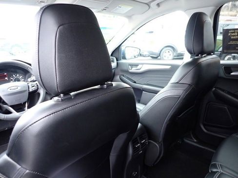 Certified 2022 Ford Escape SEL image 17