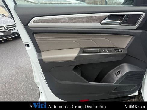 Used 2023 Volkswagen Atlas Cross Sport SE w/ Panoramic Sunroof Package image 16