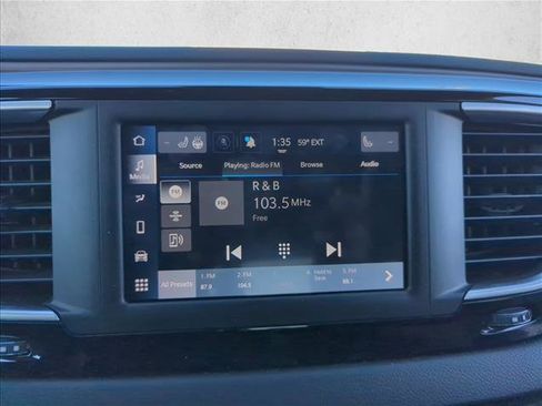 Used 2023 Chrysler Voyager LX image 10