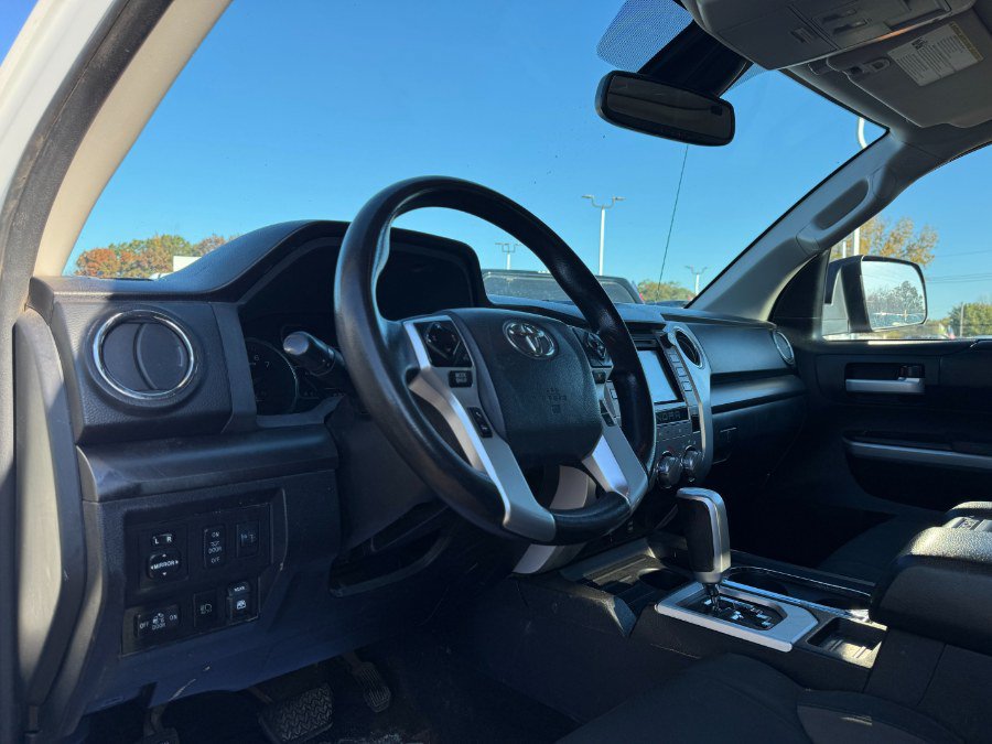 Used 2018 Toyota Tundra SR5 AWD/4WD image 14