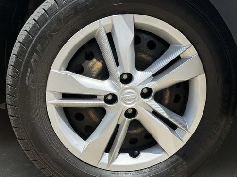 Used 2021 Nissan Kicks S FWD image 9