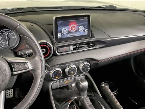 Used 2019 FIAT 124 Spider Abarth RWD image 5