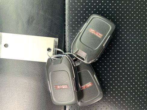 Used 2020 GMC Sierra 1500 SLE w/ X31 Off-Road Package image 36