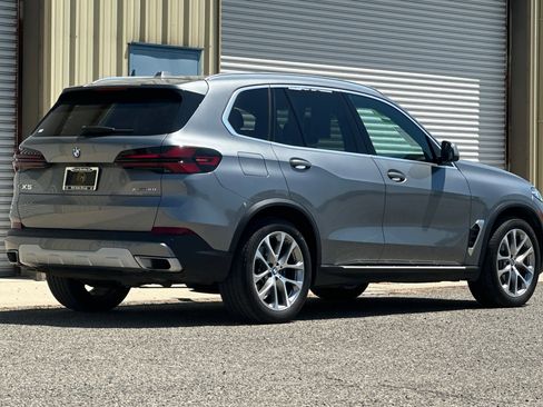 Used 2024 BMW X5 xDrive40i w/ Premium Package image 6
