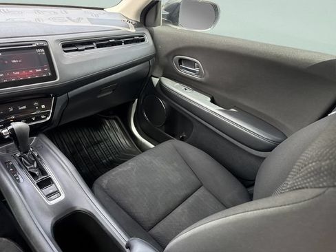 Used 2018 Honda HR-V EX image 26