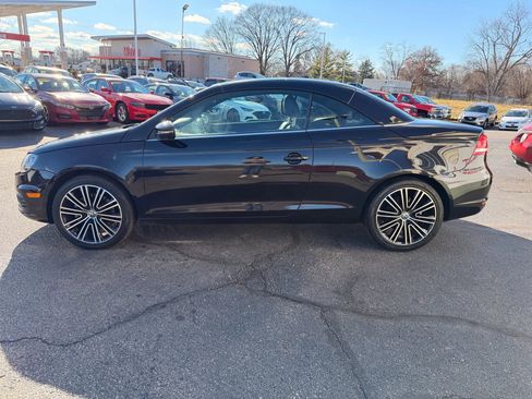 Used 2015 Volkswagen Eos Final Edition image 2
