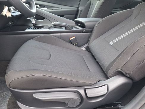 Used 2026 Hyundai Elantra SE image 9