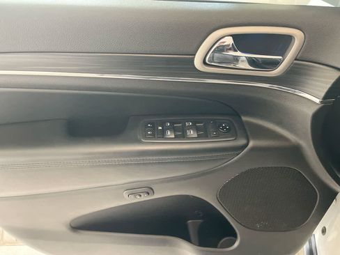 Used 2021 Jeep Grand Cherokee Limited image 13