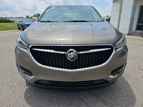 Used 2020 Buick Enclave Essence w/ Sound and Sites Package FWD image 8