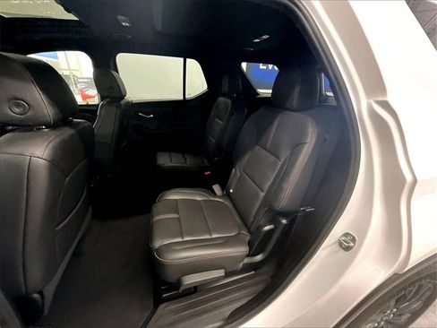 Used 2023 Chevrolet Traverse RS image 15