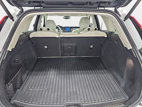 Used 2025 Volvo XC60 B5 Ultra w/ Protection Package Premier AWD/4WD image 14