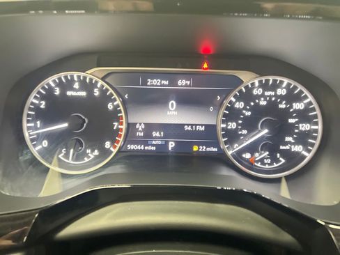 Used 2022 Nissan Pathfinder SV image 18