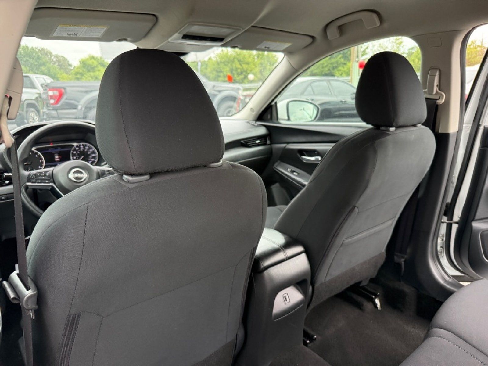 Used 2024 Nissan Sentra SV FWD image 29