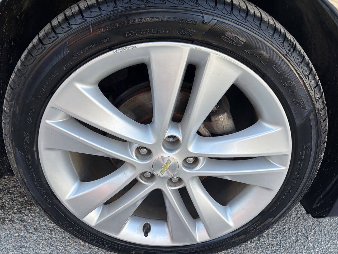 Used 2015 Chevrolet Cruze LTZ w/ Sun, Sound and Sport Package FWD image 24