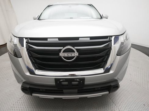 Used 2025 Nissan Pathfinder SL w/ SL Premium Package image 22