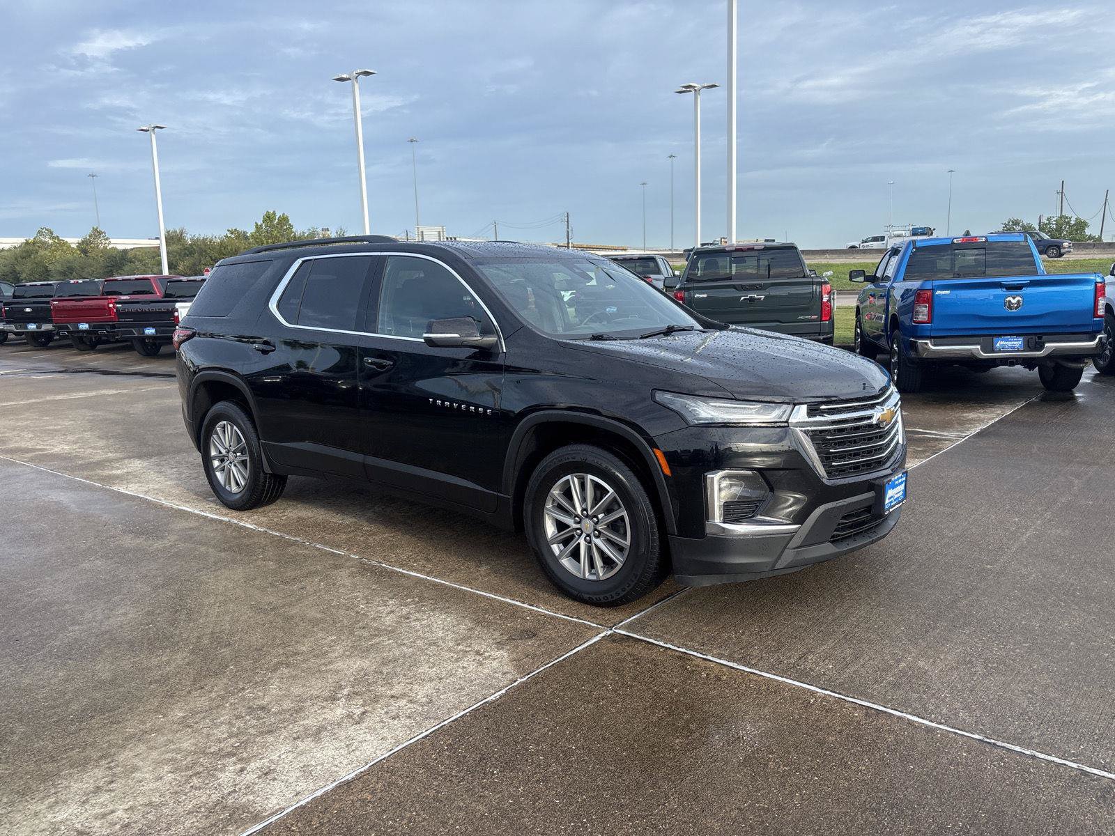 Used 2023 Chevrolet Traverse LT AWD/4WD image 6