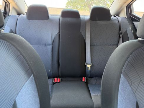 Used 2025 Nissan Versa SV FWD image 38
