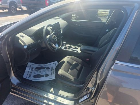 Used 2019 Nissan Altima 2.5 S FWD image 5