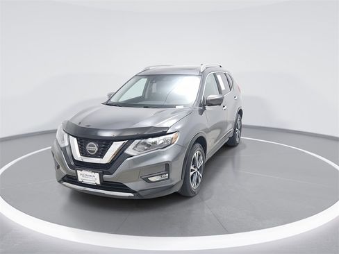 Used 2019 Nissan Rogue SV image 2