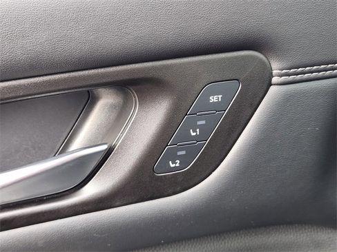 Used 2022 Nissan Pathfinder Platinum w/ Lighting Package (N92) image 23