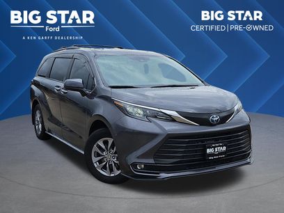 Used 2025 Toyota Sienna XLE