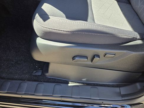 New 2026 Nissan Frontier SV w/ SV Convenience Package RWD image 11
