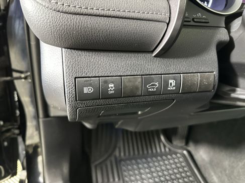 Used 2022 Toyota Camry XLE image 54