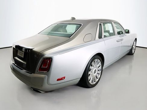 Used 2018 Rolls-Royce Phantom Sedan image 9