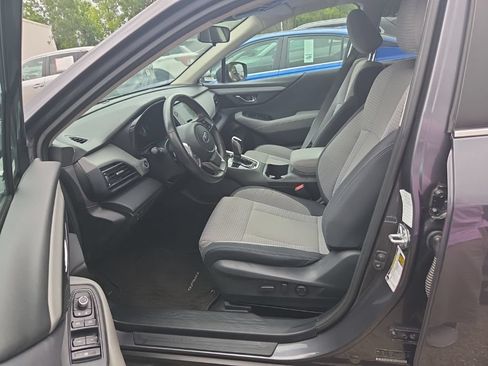 Used 2025 Subaru Outback Premium AWD/4WD image 3