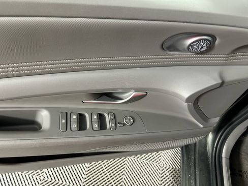 Used 2025 Hyundai Elantra SEL image 14