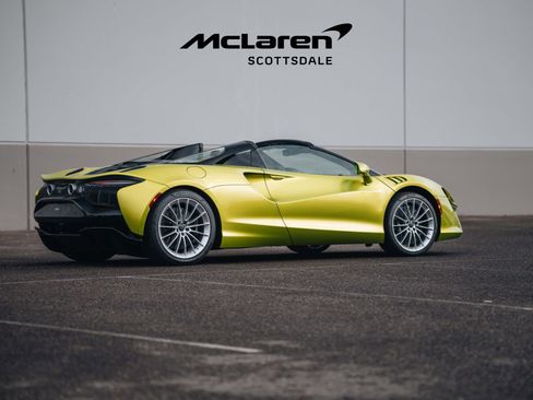 Used 2025 McLaren Artura Spider image 10