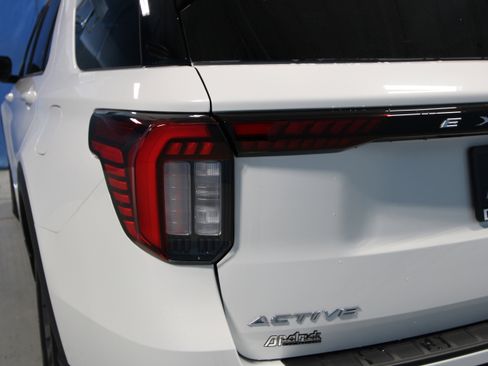 New 2026 Ford Explorer Active w/ Active Comfort Package image 36