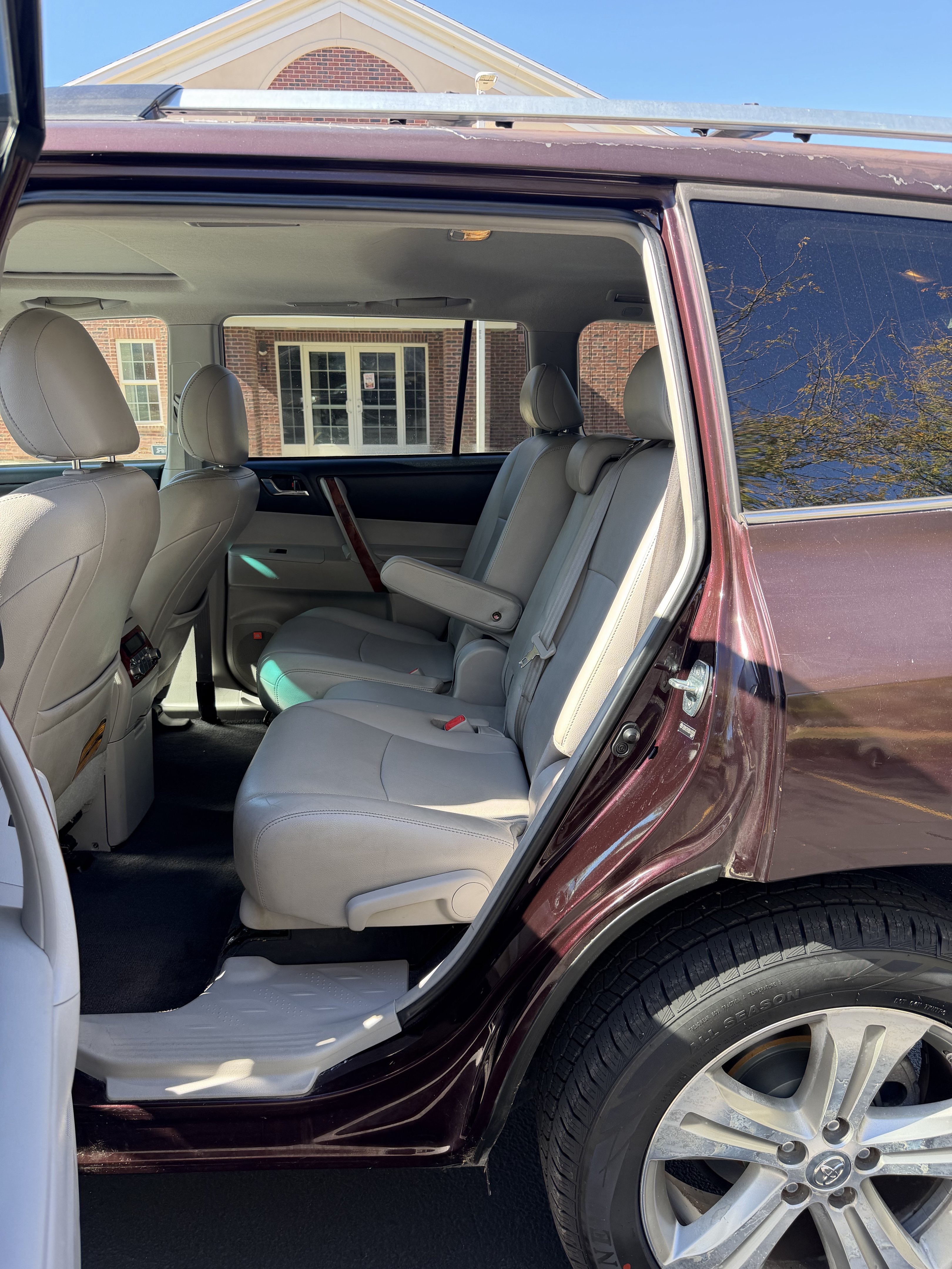Used 2013 Toyota Highlander Limited FWD image 18