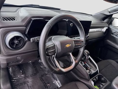 Used 2023 Chevrolet Colorado LT w/ LT Convenience Package II AWD/4WD image 9