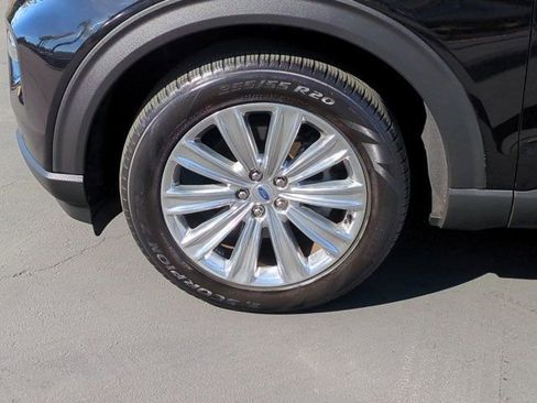 Used 2023 Ford Explorer Limited w/ Limited Technology Package image 9