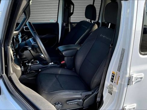 Used 2023 Jeep Gladiator Overland AWD/4WD image 22
