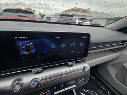 Used 2025 Hyundai Kona SEL image 38