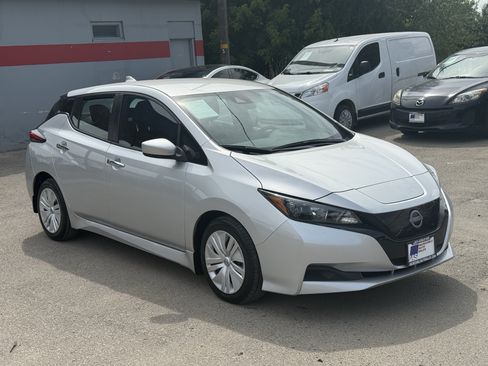 Used 2025 Nissan Leaf S FWD image 2