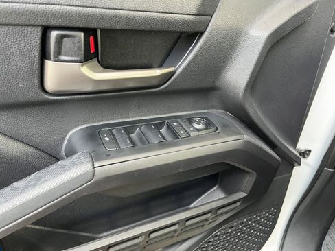 Used 2025 Toyota Tacoma TRD Off-Road image 18