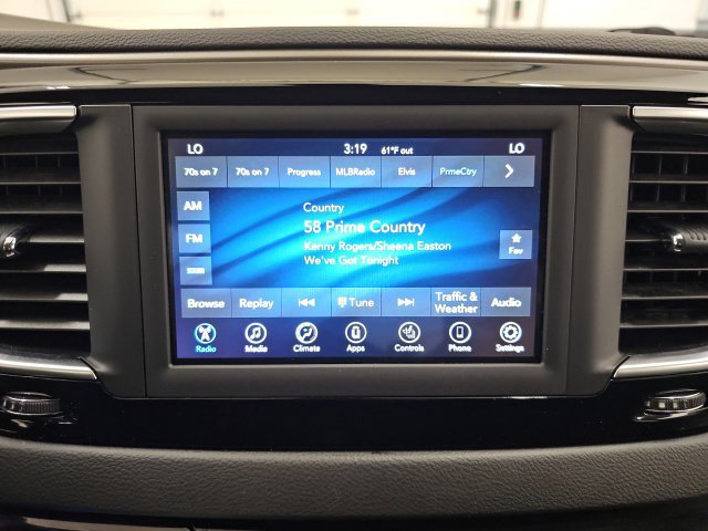 Used 2020 Chrysler Pacifica Touring w/ Cold Weather Group FWD image 24