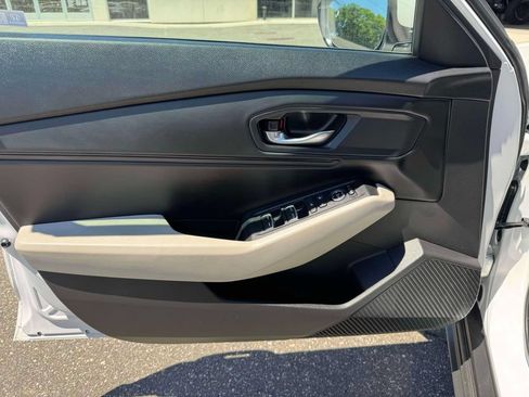 Used 2024 Honda Accord EX image 19