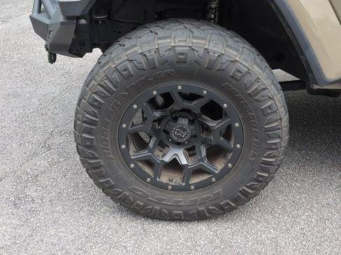 Used 2020 Jeep Gladiator Sport w/ Quick Order Package 24S AWD/4WD image 25