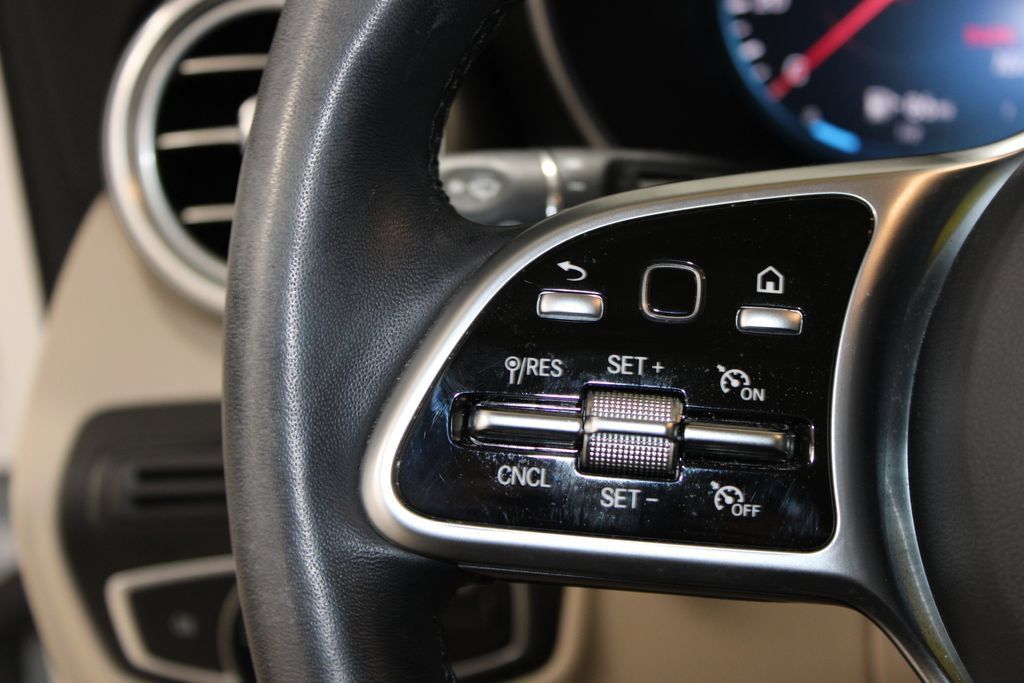 Used 2022 Mercedes-Benz GLC 300 4MATIC image 28