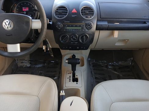 Used 2007 Volkswagen Beetle Coupe w/ Package 1 image 11