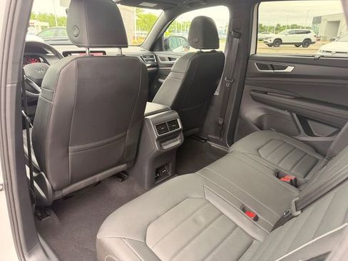 Certified 2025 Volkswagen Atlas Cross Sport SEL R-Line AWD/4WD image 12