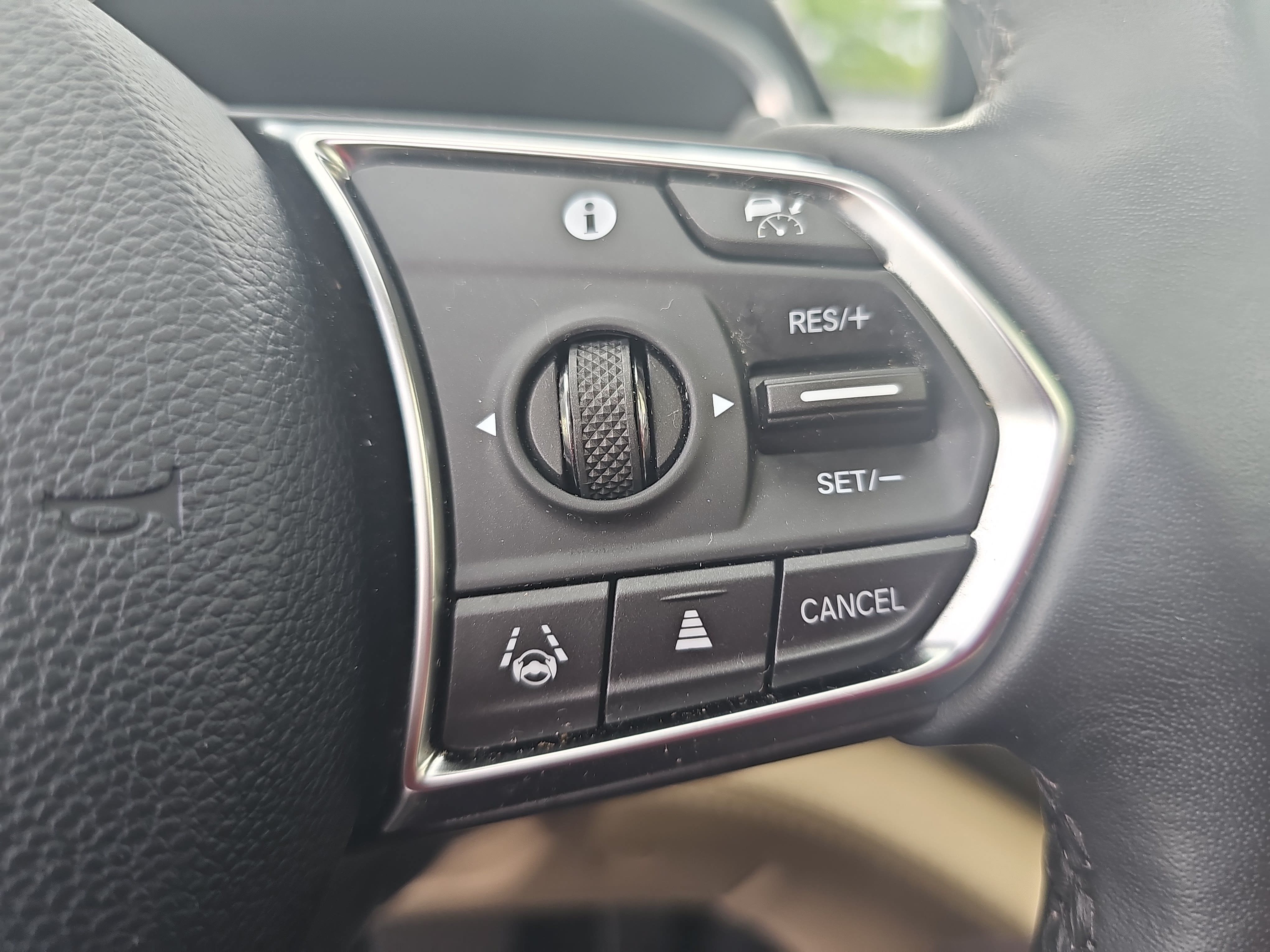Certified 2024 Acura MDX w/ Advance Package AWD/4WD image 17