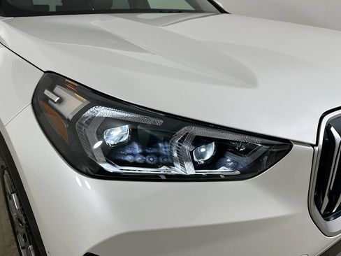 Used 2025 BMW X1 xDrive28i w/ Premium Package AWD/4WD image 9
