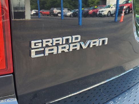 Used 2019 Dodge Grand Caravan SXT FWD image 7