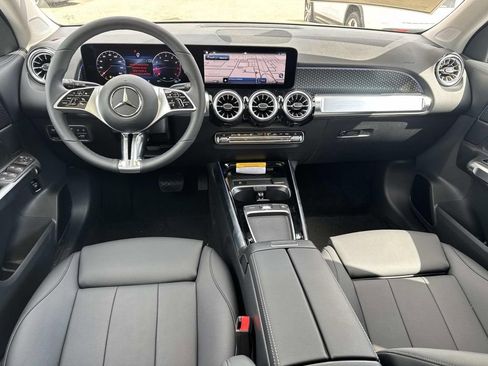New 2026 Mercedes-Benz GLB 250 image 8