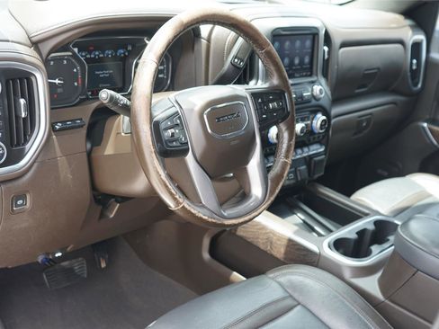 Used 2022 GMC Sierra 3500 Denali w/ Denali Ultimate Package AWD/4WD image 9